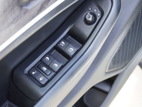 Used 2023 Jeep Grand Cherokee L Limited AWD/4WD image 21