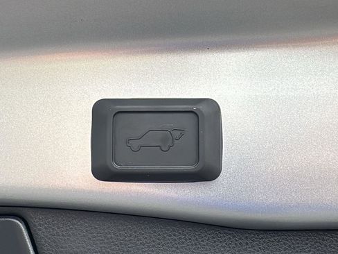 Certified 2025 Toyota RAV4 XLE w/ Convenience Package image 30