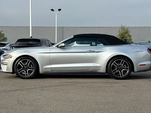 Used 2019 Ford Mustang Premium image 9