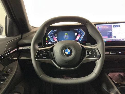 Certified 2025 BMW 530i w/ Premium Package RWD image 15