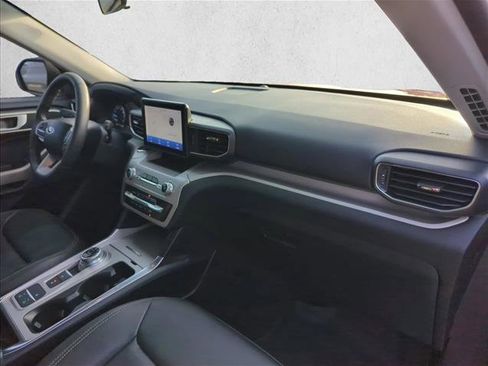 Used 2023 Ford Explorer XLT w/ Equipment Group 202A image 27