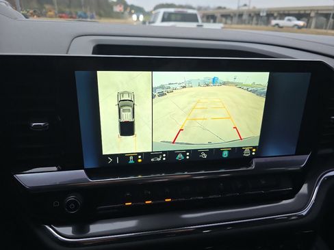 Used 2023 Chevrolet Silverado 1500 High Country w/ Technology Package image 26