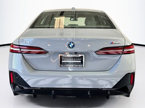 Used 2025 BMW i5 M60 w/ Premium Package image 6