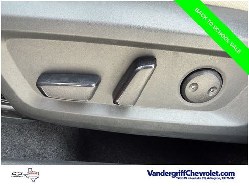 Used 2025 Nissan Rogue SV FWD image 23