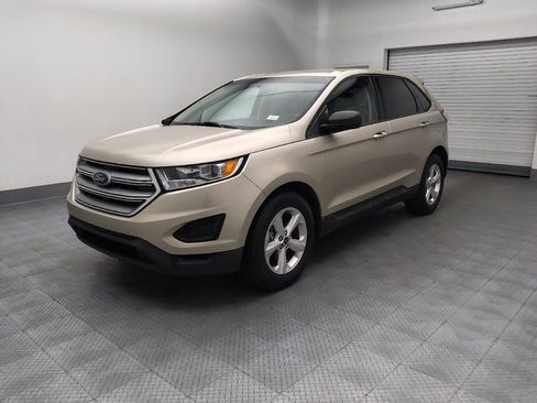 Used 2018 Ford Edge SE FWD image 2