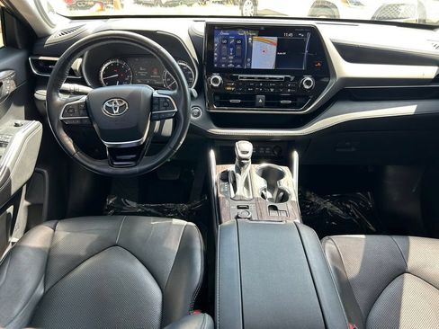 Used 2022 Toyota Highlander Limited AWD/4WD image 19