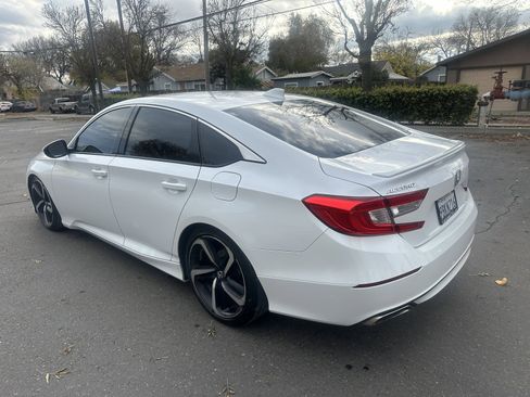 Used 2019 Honda Accord Sport image 7