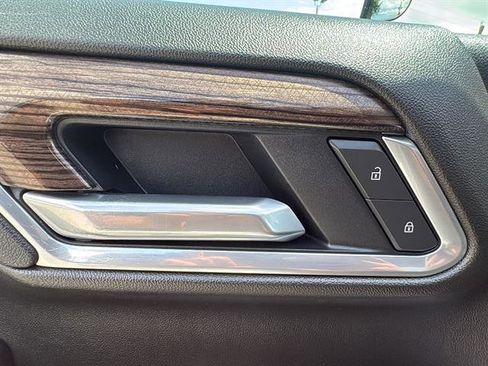 Used 2025 Chevrolet Silverado 1500 LT image 26