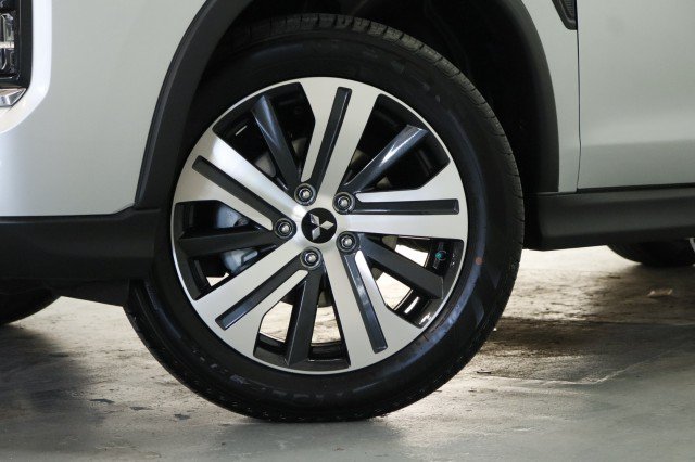 New 2027 Mitsubishi Outlander Sport ES AWD/4WD image 3