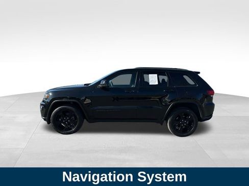 Used 2019 Jeep Grand Cherokee Laredo image 2