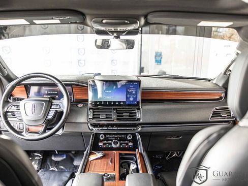 Used 2024 Lincoln Navigator L Reserve image 38