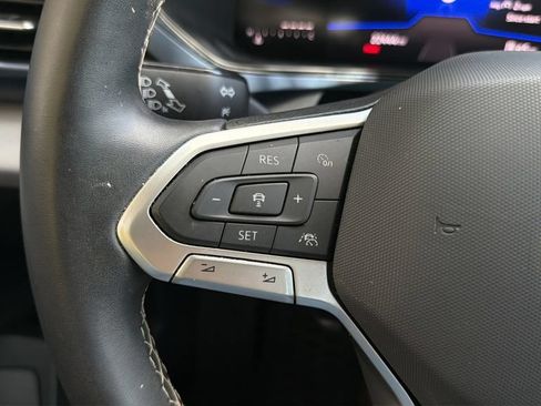 Used 2023 Volkswagen Taos SE w/ Panoramic Sunroof Package FWD image 24
