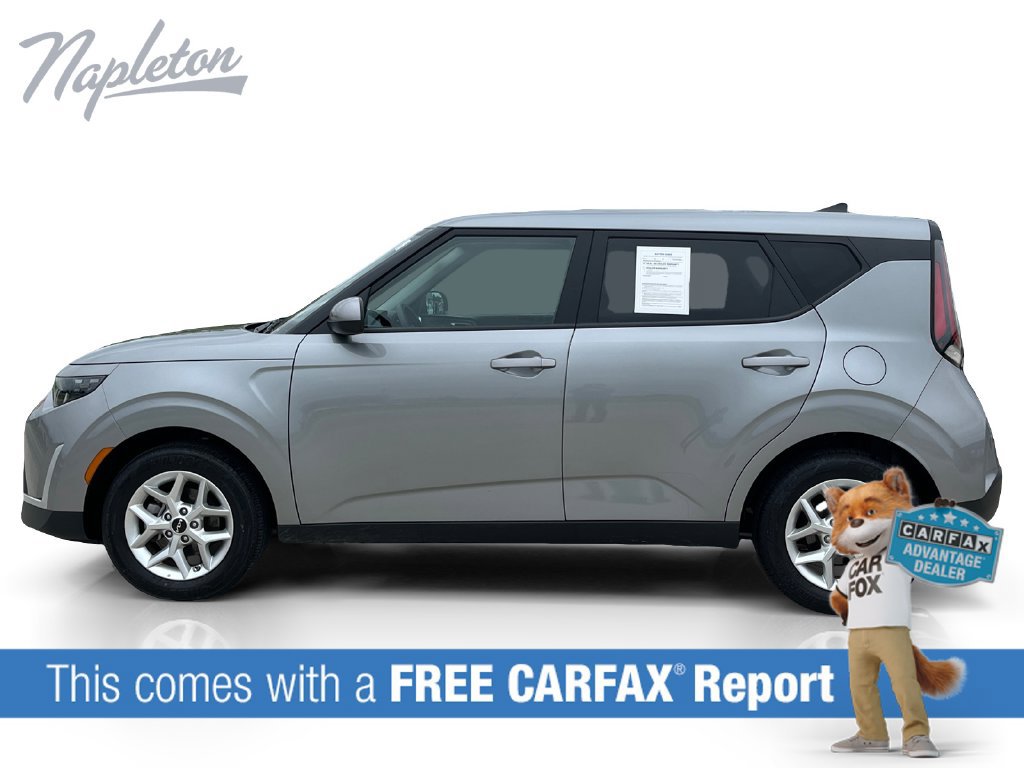 Used 2025 Kia Soul LX w/ LX Technology Package FWD image 2