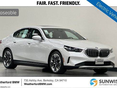 Used 2026 BMW i5 M60 w/ Premium Package RWD image 1