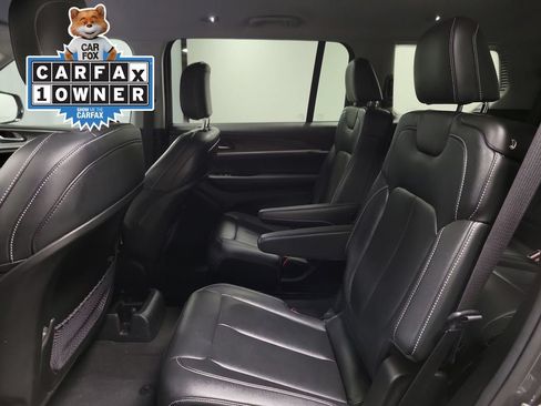 Used 2023 Jeep Grand Cherokee L Limited AWD/4WD image 30