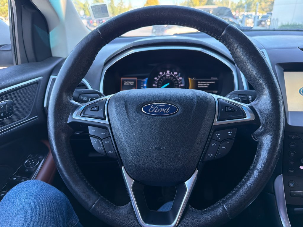 Used 2015 Ford Edge Titanium w/ Equipment Group 302A AWD/4WD image 13