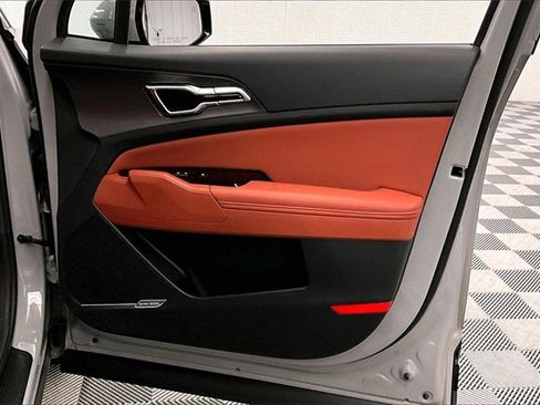 Used 2024 Kia Sportage SX image 18