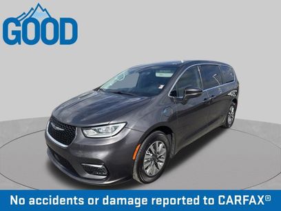 Used 2022 Chrysler Pacifica Touring-L