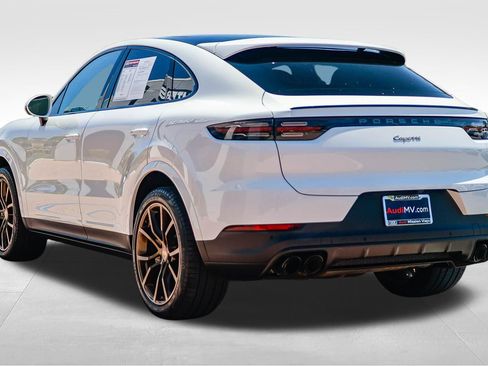 Used 2023 Porsche Cayenne Platinum Edition AWD/4WD image 4