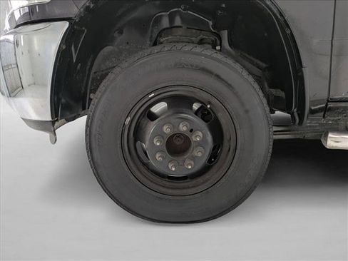 Used 2017 RAM 3500 Tradesman w/ Chrome Appearance Group image 21