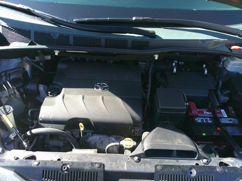 Used 2014 Toyota Sienna XLE image 35