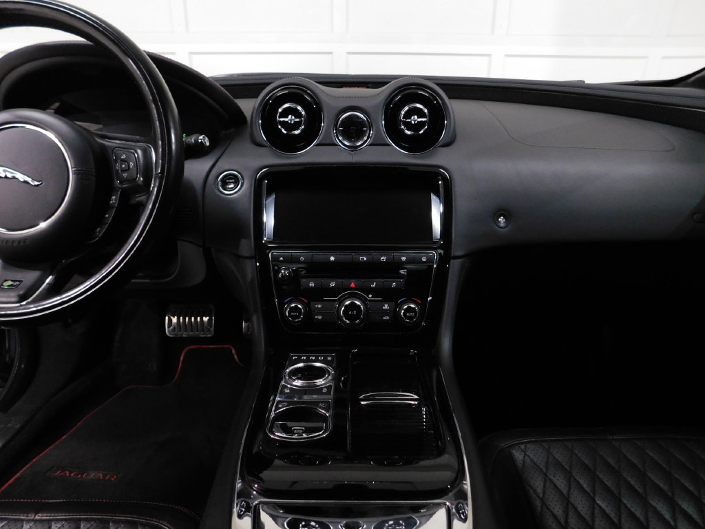 Used 2018 Jaguar XJ RWD image 46