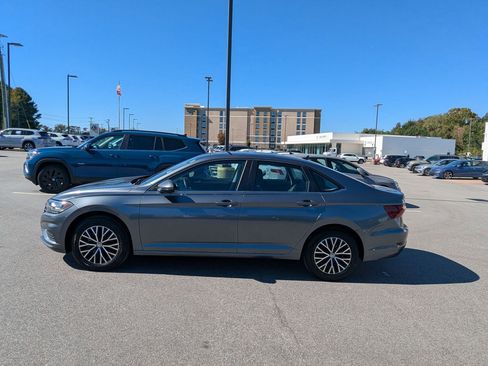 Used 2021 Volkswagen Jetta SE image 6
