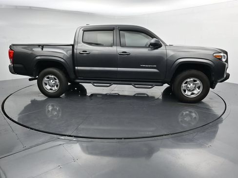 Used 2016 Toyota Tacoma SR5 w/ Towing Package RWD image 9