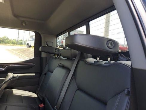 Used 2023 GMC Sierra 1500 SLT w/ SLT Premium Plus Package AWD/4WD image 11