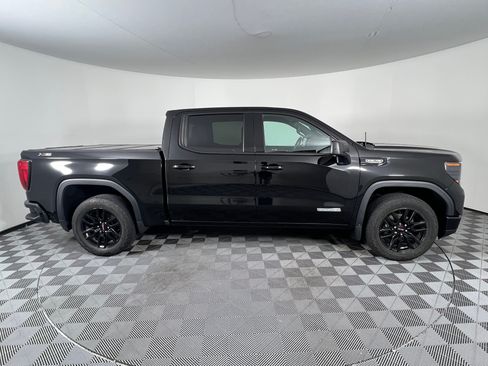 Used 2022 GMC Sierra 1500 Elevation w/ X31 Off-Road Package AWD/4WD image 13