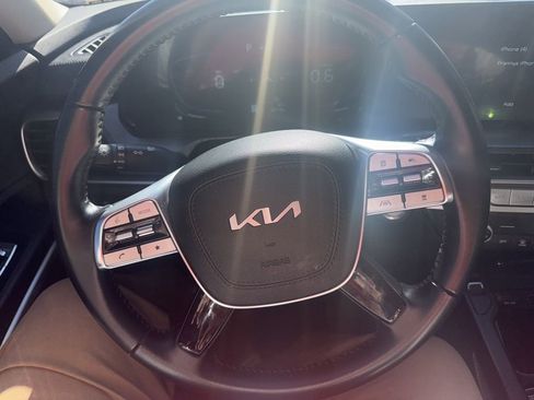 Used 2024 Kia Telluride S w/ S Sunroof Package image 3