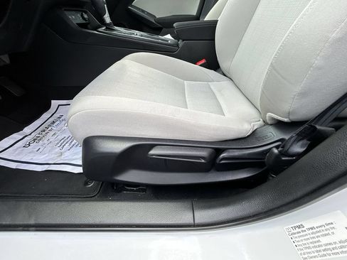 Used 2022 Honda Civic EX image 18