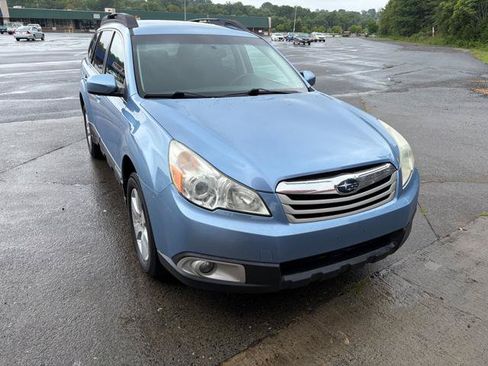 Used 2011 Subaru Outback 2.5i Premium w/ All-Weather Pkg AWD/4WD image 6