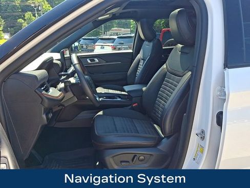 Used 2025 Ford Explorer ST-Line w/ Premium Package AWD/4WD image 2