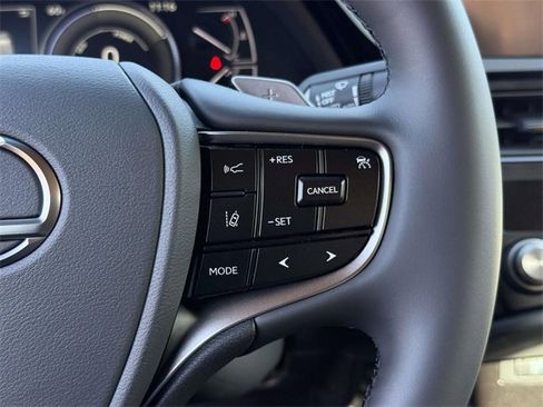 New 2025 Lexus ES 300h w/ Premium Package image 19