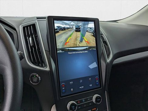 New 2024 Ford Edge SE image 15