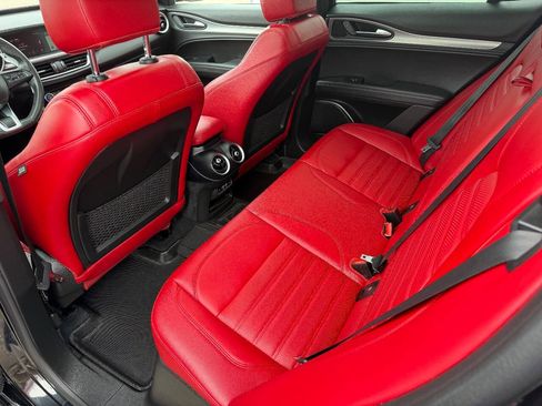Used 2022 Alfa Romeo Stelvio Veloce AWD/4WD image 17