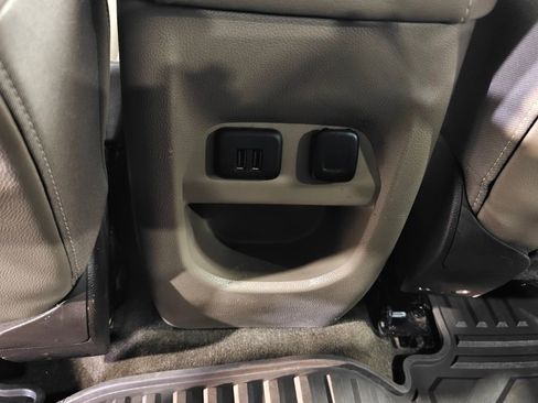 Used 2015 GMC Canyon SLT image 30