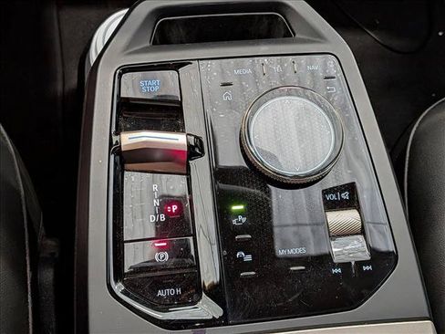 Used 2024 BMW iX xDrive50 w/ Sport Package AWD/4WD image 7