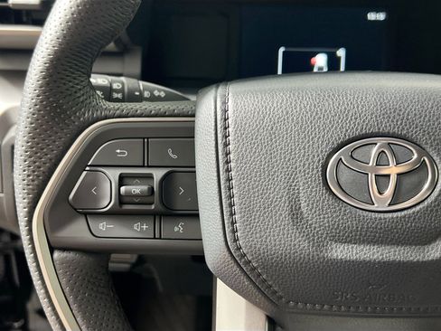 Used 2024 Toyota Tacoma SR5 w/ SR5 Upgrade Package image 18