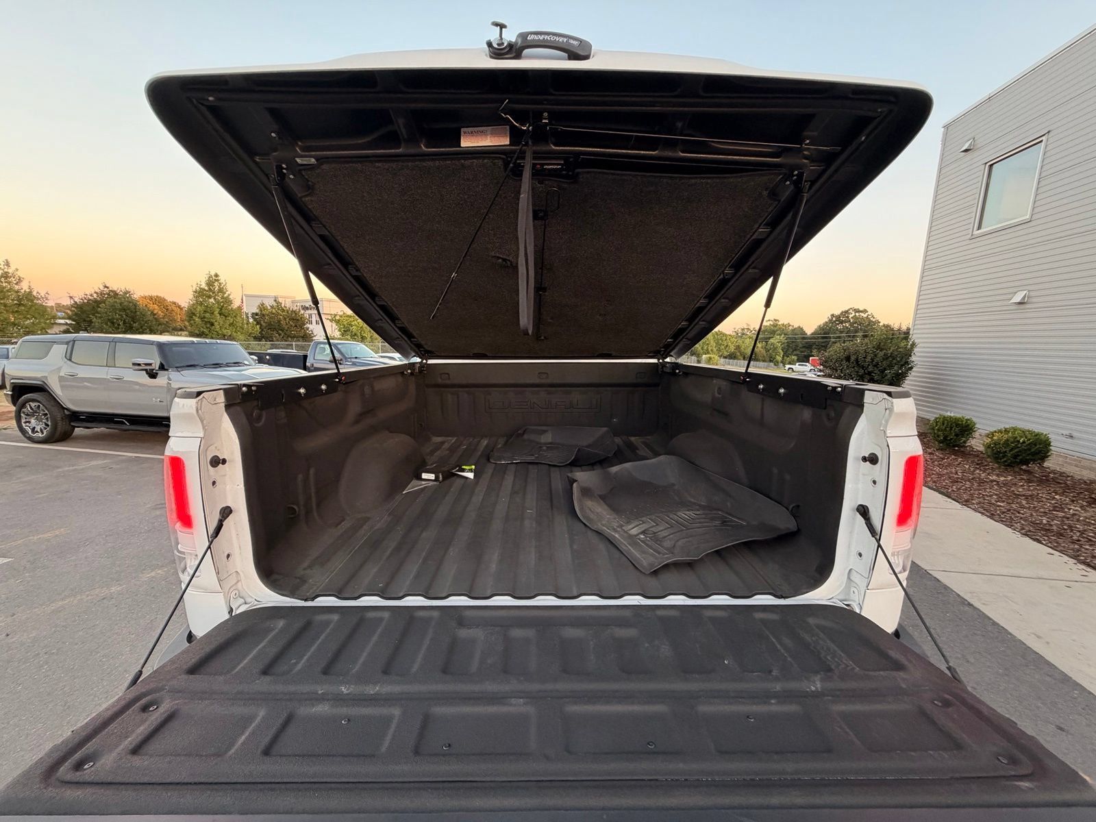 Used 2017 GMC Sierra 2500 Denali w/ Duramax Plus Package AWD/4WD image 63