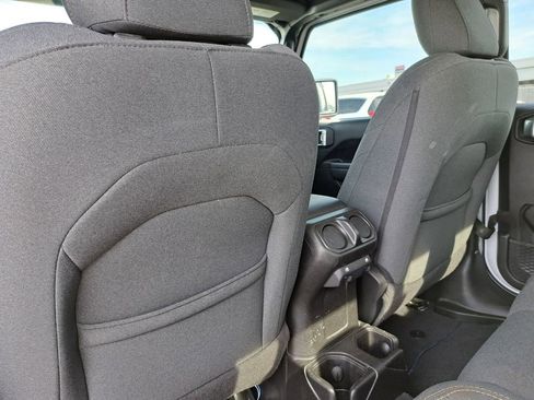 Used 2024 Jeep Gladiator Sport image 21