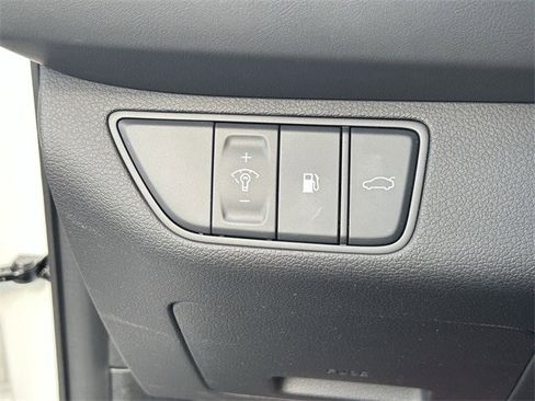 Used 2025 Genesis G70 2.5T w/ Sport Prestige Package image 25