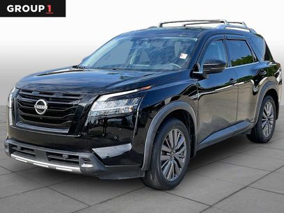 Used 2024 Nissan Pathfinder SL w/ SL Premium Package