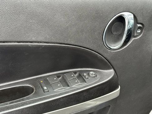 Used 2010 Chevrolet HHR LS image 16