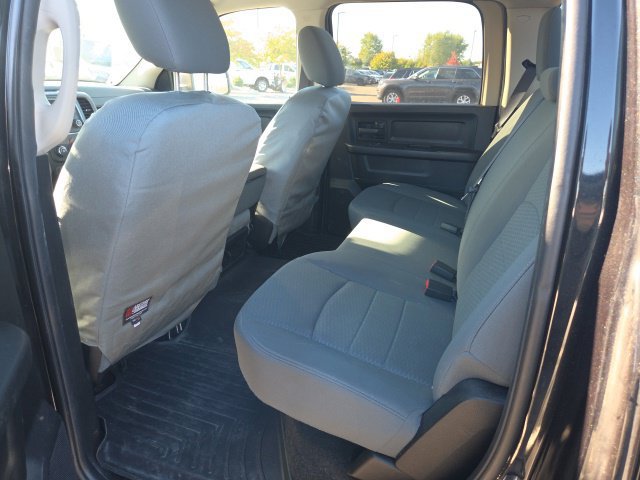 Used 2017 RAM 1500 Express AWD/4WD image 9