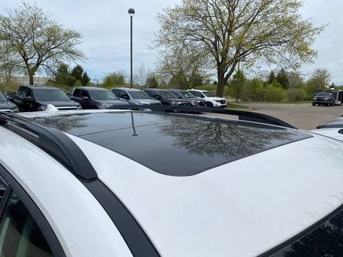 Used 2023 Honda Pilot Elite image 6