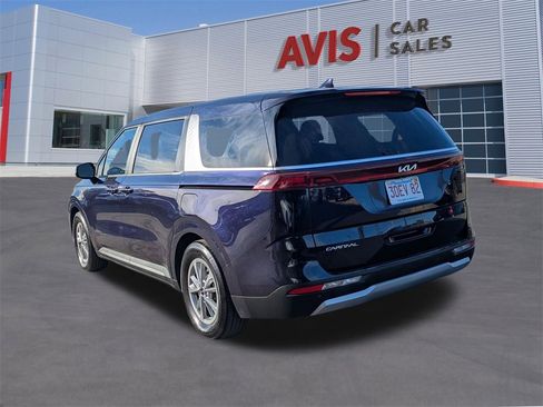 Used 2024 Kia Carnival LX image 9