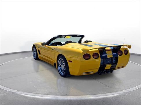 Used 2002 Chevrolet Corvette Convertible w/ Preferred Equipment Group1 image 6