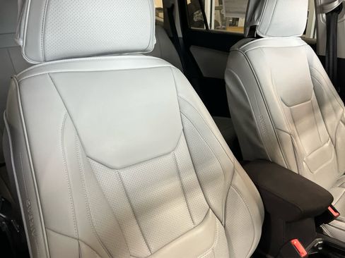 Used 2020 Volkswagen Tiguan S image 45